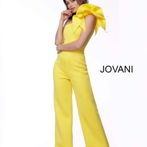Yellow Jovani Jumpsuit Size 4 Long